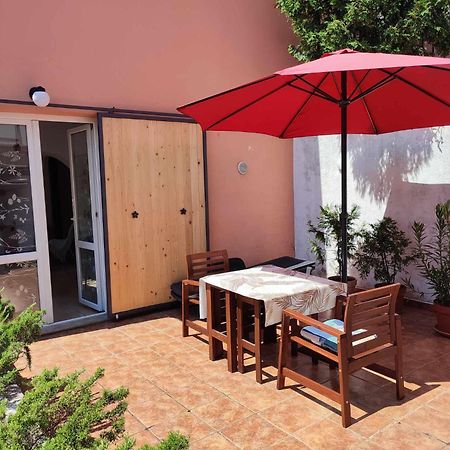 Apartmani Iris I Ana Цриквениця Екстер'єр фото