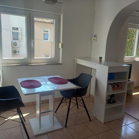Apartmani Iris I Ana Цриквениця Екстер'єр фото
