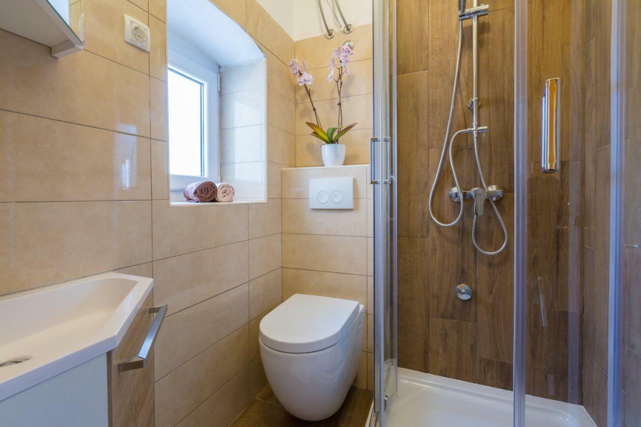 Apartmani Iris I Ana Цриквениця Екстер'єр фото