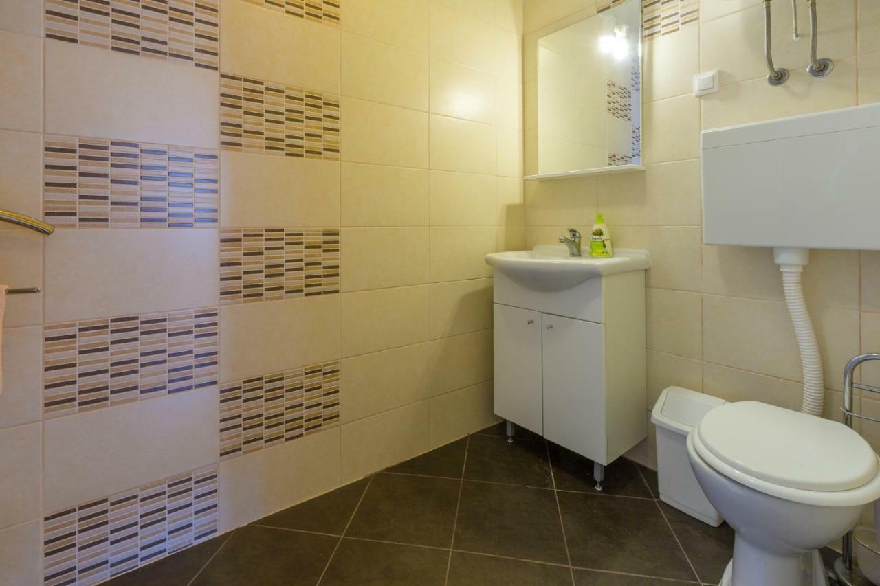 Apartmani Iris I Ana Цриквениця Екстер'єр фото