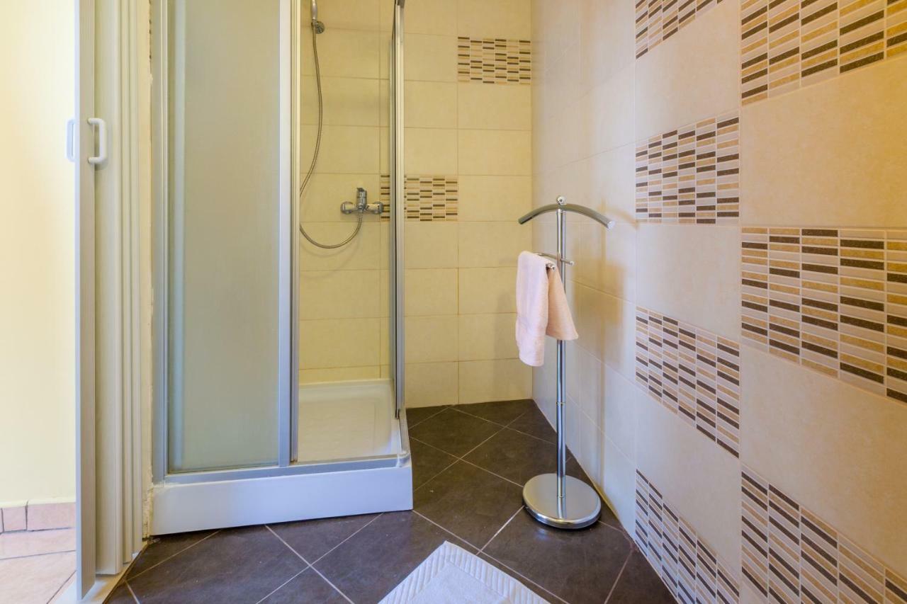 Apartmani Iris I Ana Цриквениця Екстер'єр фото